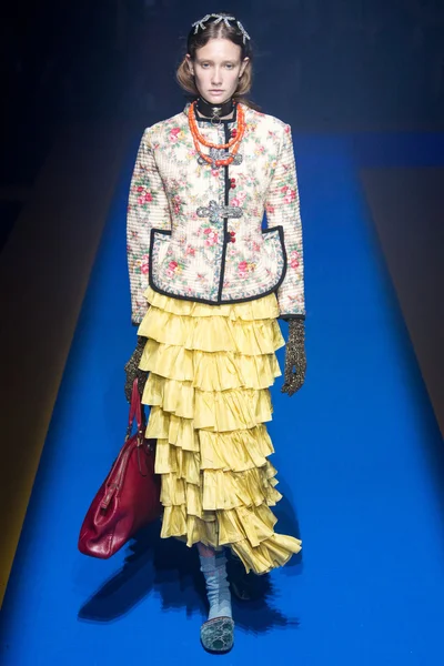 Look 65